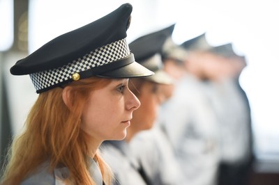 Noví strážníci právě složili slib. Foto: Lukáš Kaboň