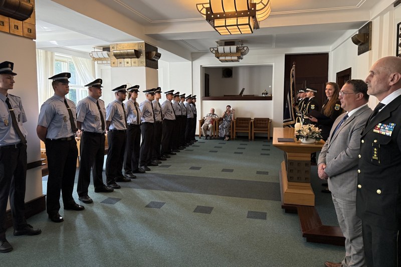Nástup ostravských strážníků v obřadní síni Nové radnice. Foto: MPO