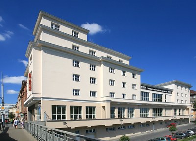 Knihovna města Ostravy sídlí u Sýkorova mostu. Foto: archiv MMO