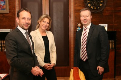 FOTO: V pracovně primátora T. Macury se s ním a náměstkyní K. Šebestovou sešel ministr životního prostředí R. Brabec. Snímek B. Krzyžanek