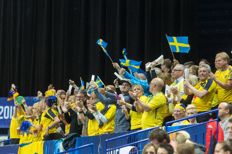 Švédští fanoušci v ČEZ Aréně se radují z titulu