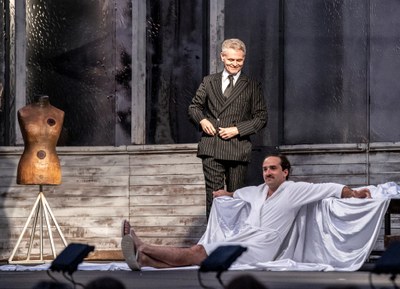 První představením letošních slavností je Zimní pohádka. Na snímku Radim Madeja (vlevo) a Matouš Ruml. Foto: Adolf Horsinka