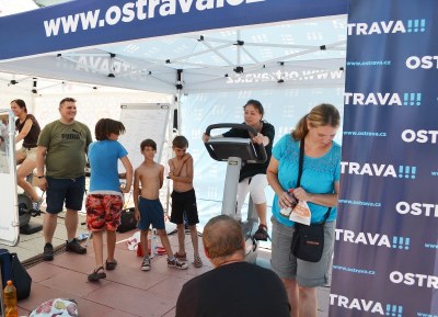 Stačí šlápnout do pedálů. Tak jednoduché je pomáhat. Foto: Hana Oborilová 