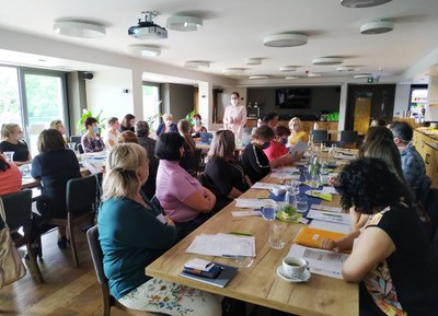 Konferenci zahájila náměstkyně primátora pro škosltví a sport Andrea Hoffmannová. 