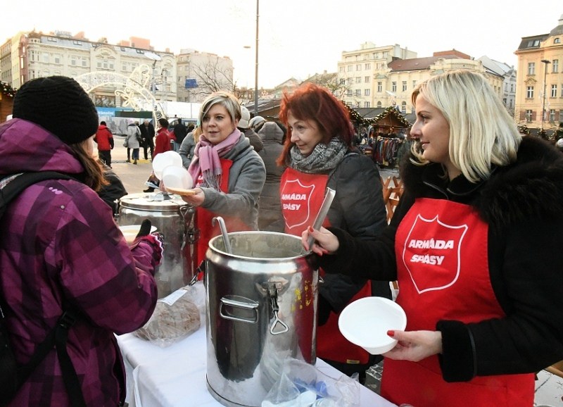 Na náměstí se rozlévala vánoční polévka Na náměstí se rozlévala vánoční polévka