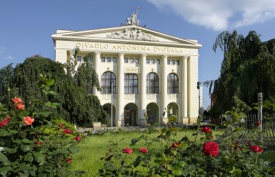 Divadlo A. Dvořáka je domovskou scénou operního, činoherního a baletního souboru Národního divadla moravskoslezského. Foto: Archiv