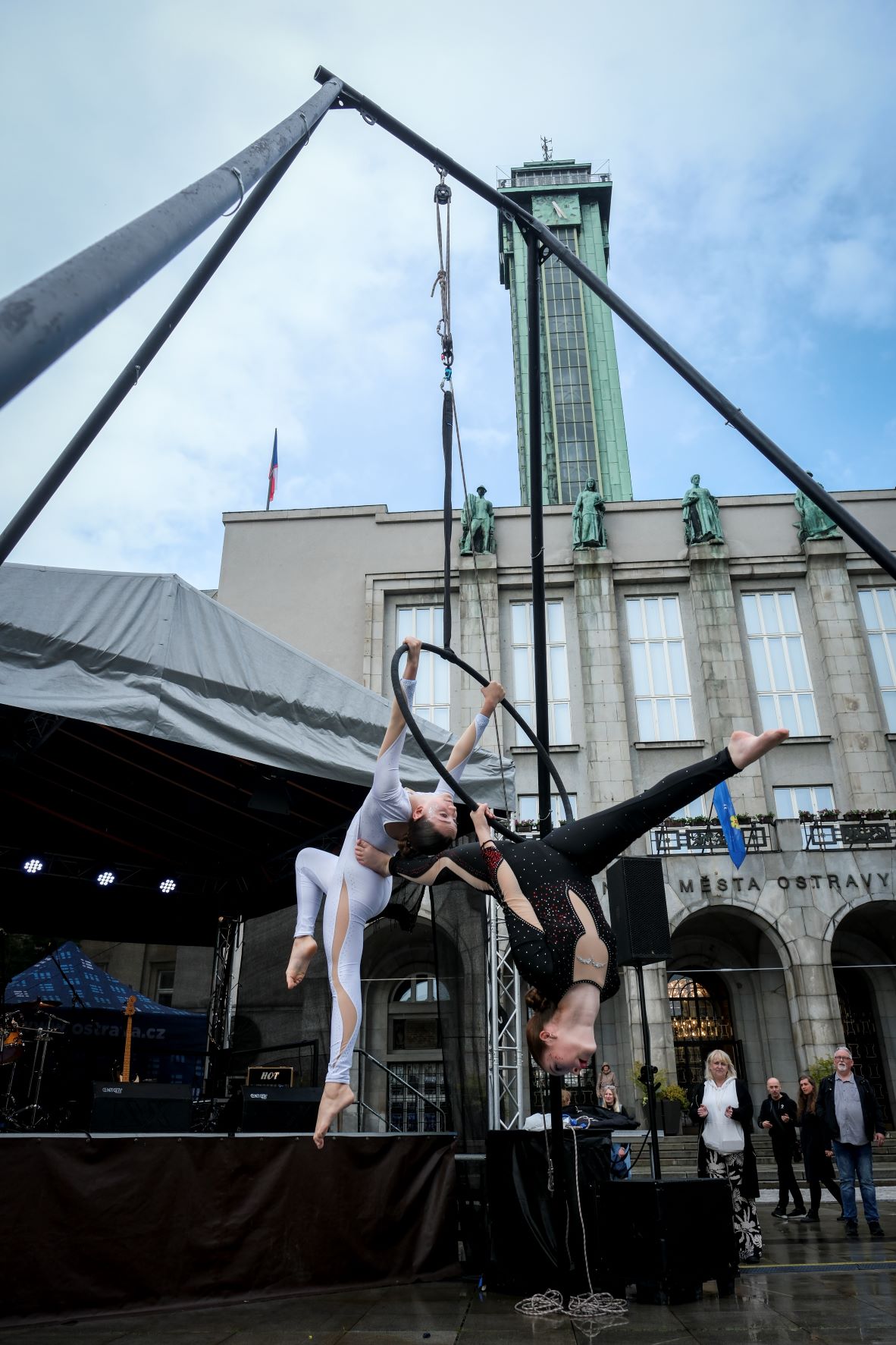 Nechybí ani umělecká vystoupení. Foto: Adolf Horsinka