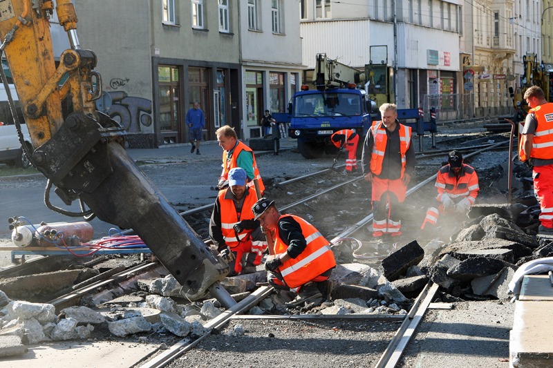 Současná fáze spočívá v rekonstrukci tramvajové trati.