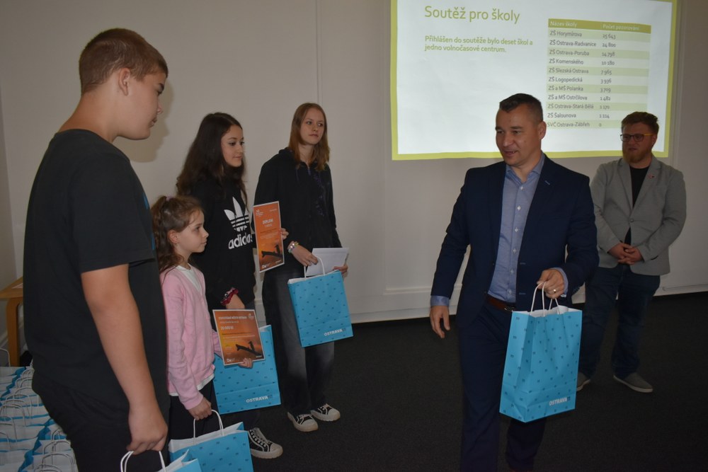 Účastníky úspěšného loňského ročníku ocenil náměstek primátora Aleš Boháč. Foto: MMO