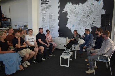 Veřejné projednávání návrhu ve výstavním prostoru MAPPA. Autor: MMO
