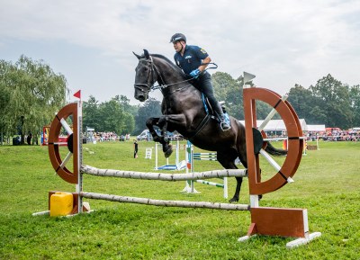 Ladnost a krása pohybu. Na snímku ostravský strážník Libor Zedníček. Foto: Lukáš Kaboň