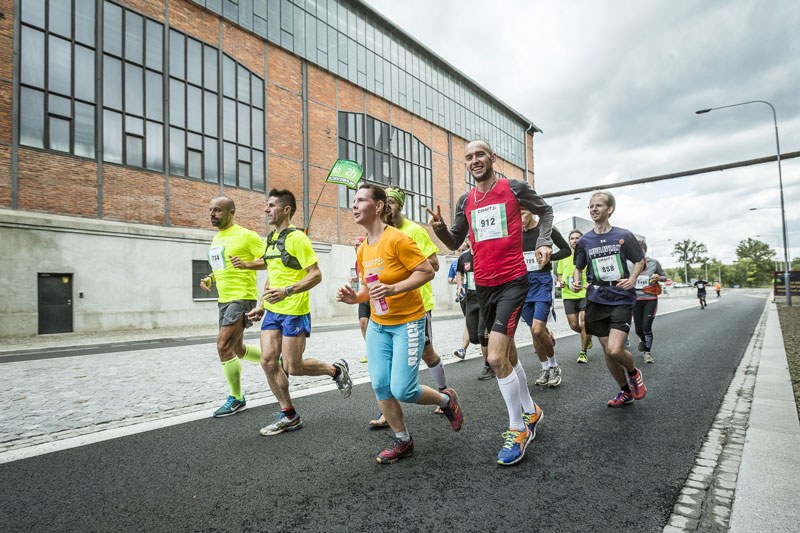 Trať vedla také Dolní oblastí Vítkovic.