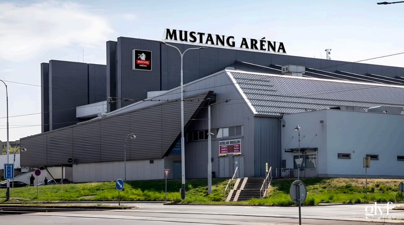 Brzký vzhled nové Mustang Arény. Vizualizace: Glyf Studio