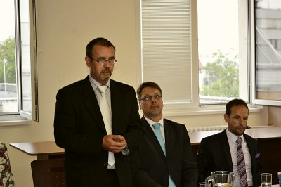 FOTO: Nový ředitel MNO Petr Uhlig při úvodním proslovu. Do funkce jej uvedli primátor T. Macura a náměstek primátora M. Mariánek. Snímek David Račák.