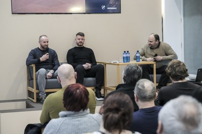 Beseda s René Bolfem a Janem Laštůvkou. Foto: Adolf Horsinka