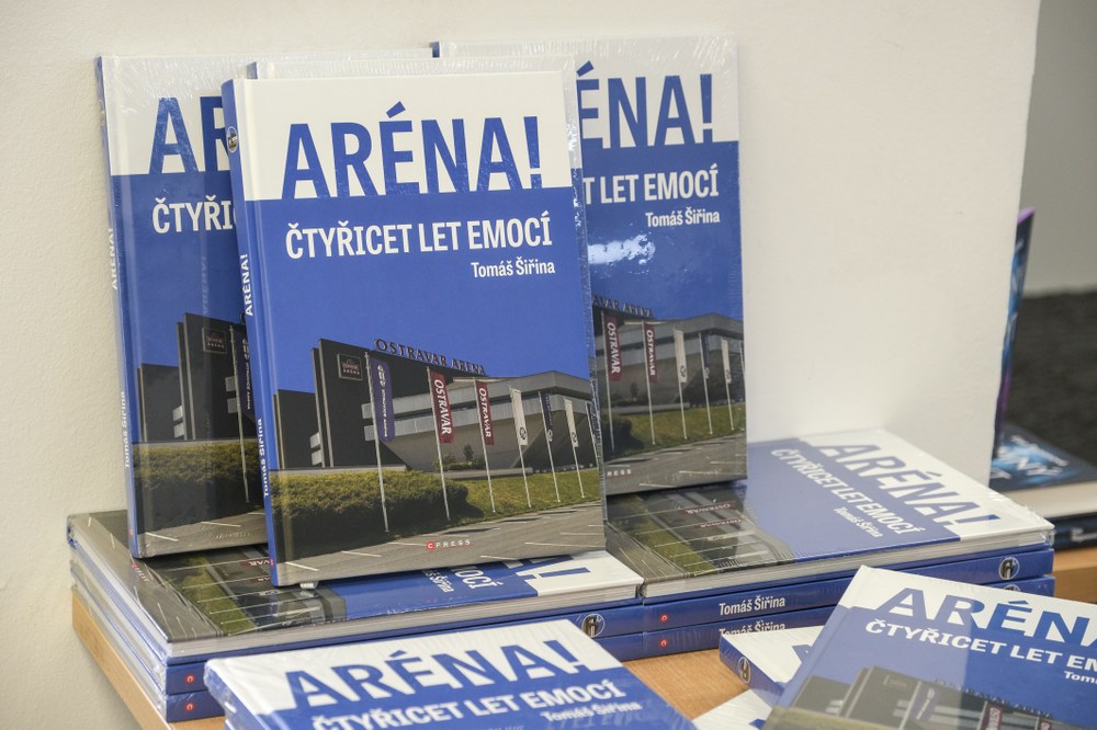 Nová publikace s názvem ARÉNA! Čtyřicet let emocí