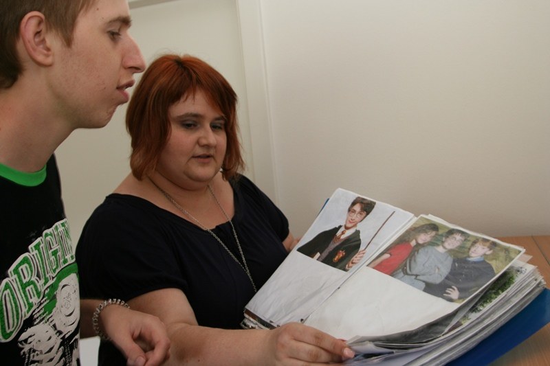 Postižený Lukáš s vedoucí Michaelou Šarmanovou. 