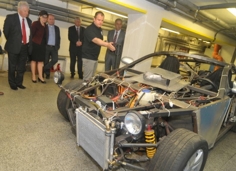 Katedra materiálů a technologií pro automobily je součástí Fakulty metalurgie a materiálového inženýrství VŠB-TUO. Foto: J. Urban