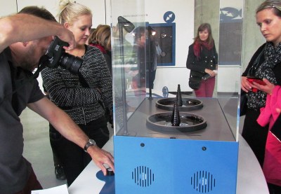 James Breen se ve Velkém světě techniky nemohl odtrhnout od svého fotoaparátu. Foto: MMO