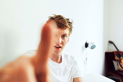 George Ezra - starý chlap v mladém těle, tak se nejčastěji přemýšlí o pětadvacetiletém klukovi s podmanivě škrábavým barytonem v hrdle. Zdroj: Colours of Ostrava