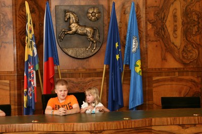V zasedací síni městské rady. Že by budoucí ostravští primátoři nebo náměstkové? Foto: B. Krzyžanek, Jiří Urban