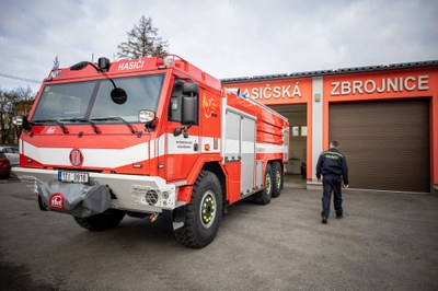 Slavnostní předání nové cisterny JSDH Hošťálkovice. Foto: Jiří Zerzoň