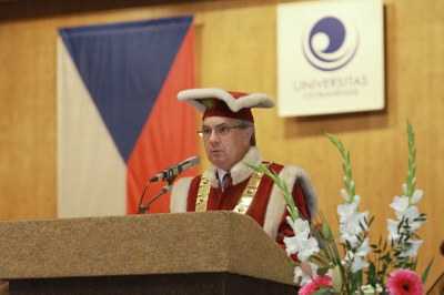 Foto: Úvodní slovo přednesl rektor Jiří Močkoř