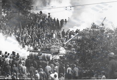 Sovětské tanky před Novou radnicí. Foto: AMO