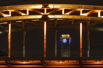 Ostravské dominanty v oranžové záři. Foto: Jiří Zerzoň