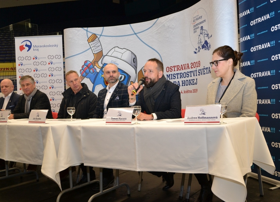 Primátor Tomáš Macura hovoří o podpoře handicapovaných osob v Ostravě. Foto: René Stejskal