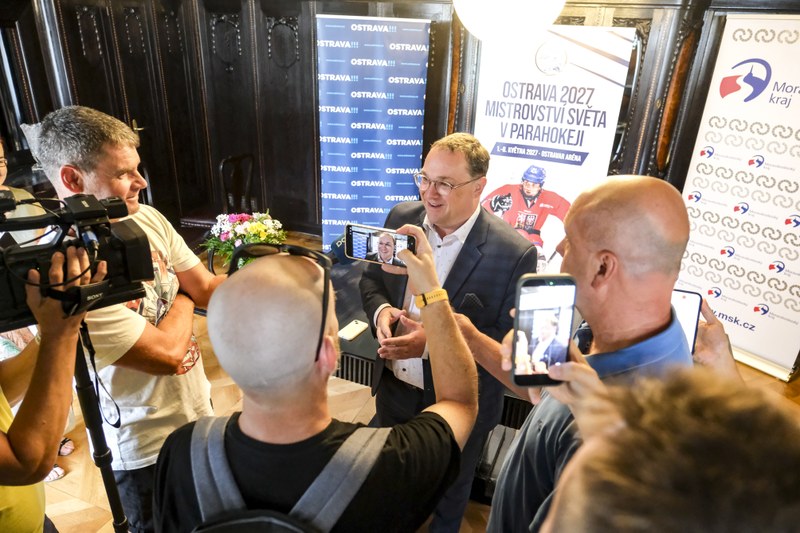 Ostravský primátor Jan Dohnal na tiskové konferenci k para hokejovému šampionátu. Foto: Adolf Horsinka