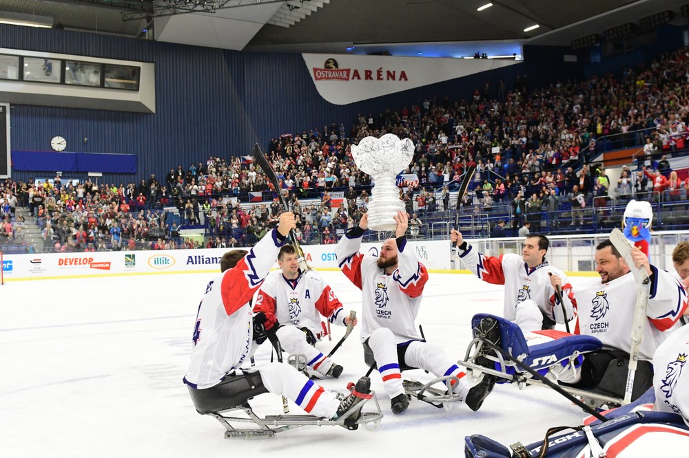 Úspěchů v para hokeji dosahuje také česká reprezentace. Foto: Český para hokej Úspěchů v para hokeji dosahuje také česká reprezentace. Foto: Český para hokej