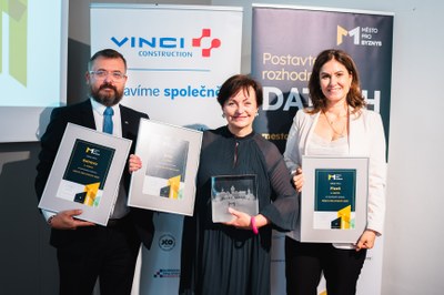 Zástupci Ostravy, Plzně a Brna na pomyslných stupních vítězů. Foto: mestoprobyznys.cz