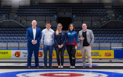 Tiskové konference před zítřejším zahájením šampionátu se zúčastnil také ostravský primátor Jan Dohnal (zcela vpravo). Foto: Český curling/Kryštof Žďárský
