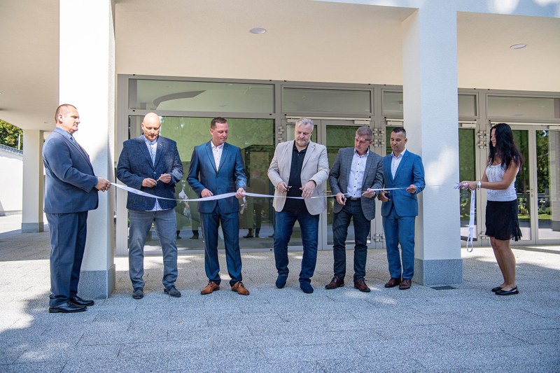 Otevření nové smuteční síně se za město zúčastnil náměstek primátora Aleš Boháč