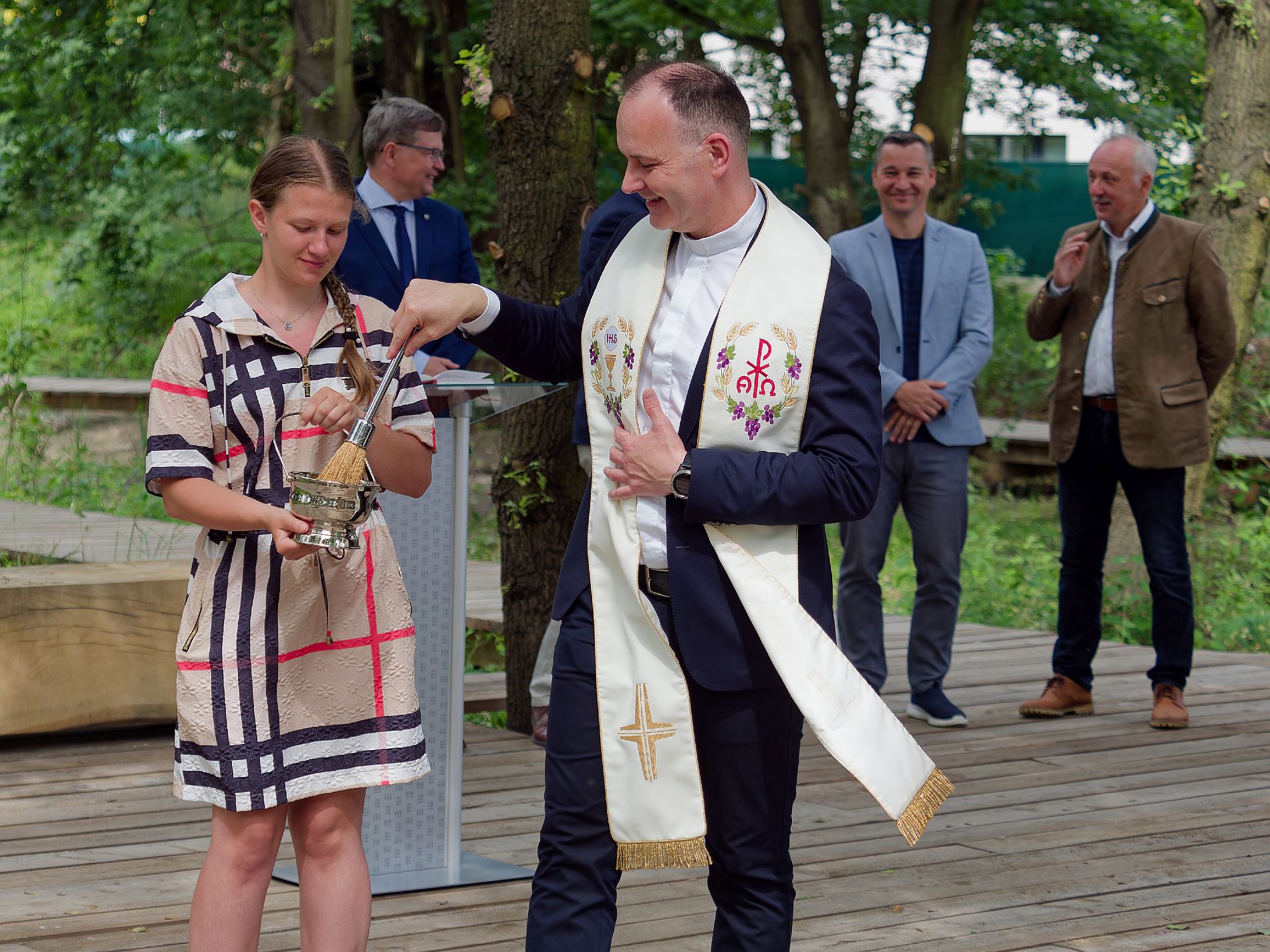 Nechybělo ani požehnání ze strany duchovního