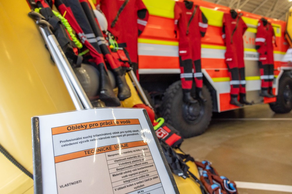 Ukázka nových hasičských obleků