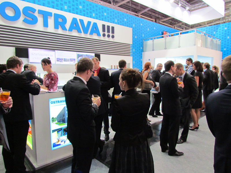 Na snímku setkání ve společné expozici města Ostravy a partnerů.