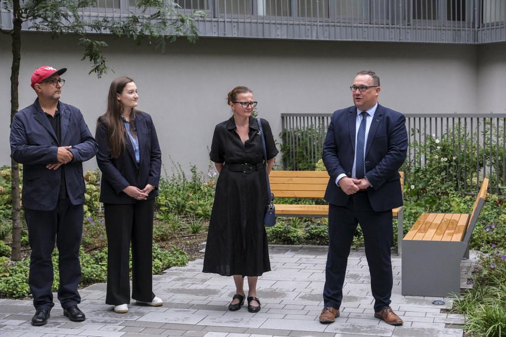 Ostravský primátor Jan Dohnal v bytové rezidenci Nové Lauby, kde se nacházejí rovněž moderní městské nájemní byty. Foto: Adolf Horsinka