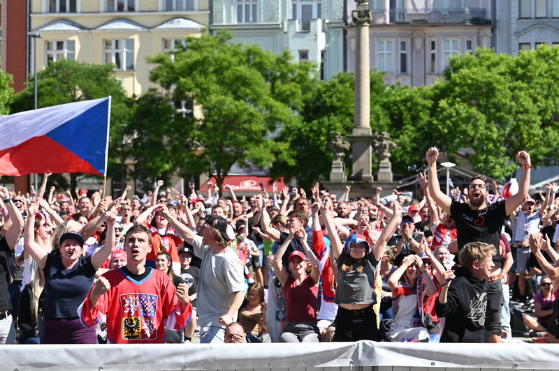 Ostrava připravila velkoplošnou projekci čtyř utkání Mistrovství světa IIHF v ledním hokeji 2024 Ostrava připravila velkoplošnou projekci čtyř utkání Mistrovství světa IIHF v ledním hokeji 2024