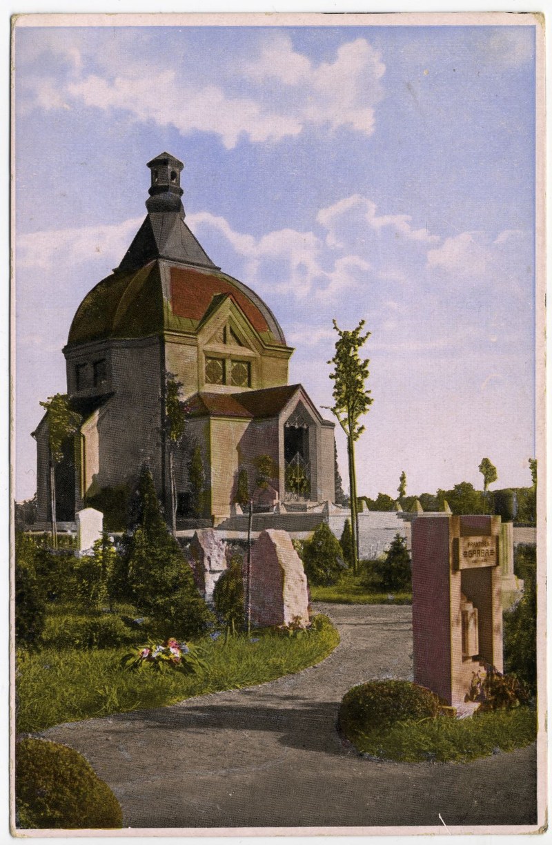 Dnes již neexistující budova historického krematoria v Moravské Ostravě (postaveno 1925). Foto: AMO