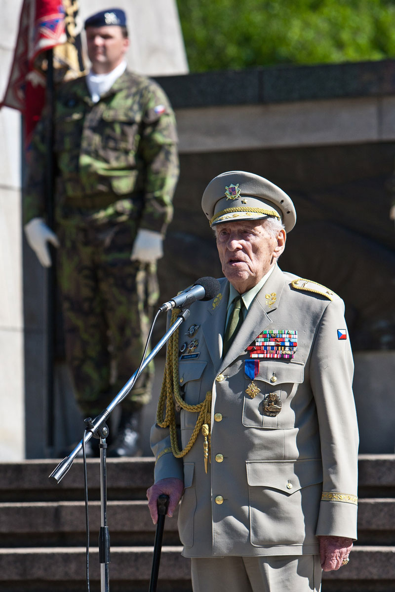 Brig. gen. A. Beer, tankový velitel