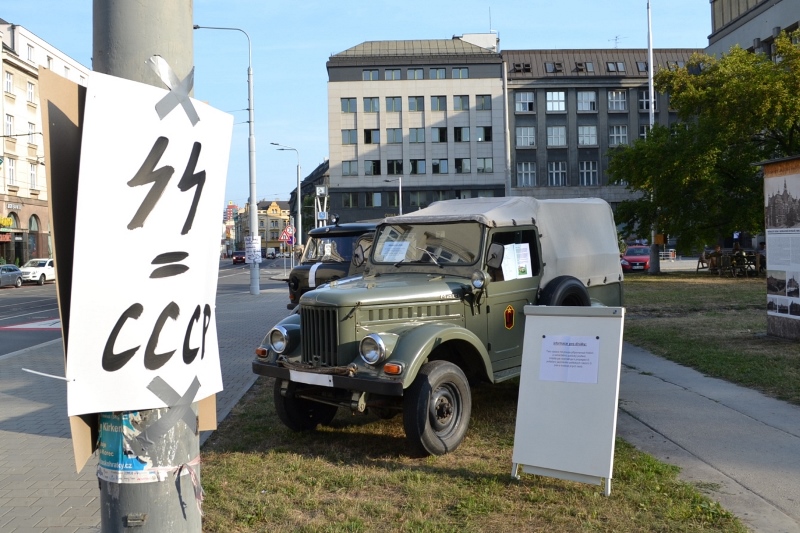 Připomínka 50 let od okupace v ostravských ulicích. 