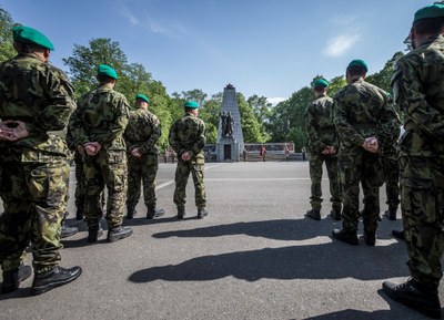 Pietní akt v Komenského sadech. Foto: Jiří Zerzoň 