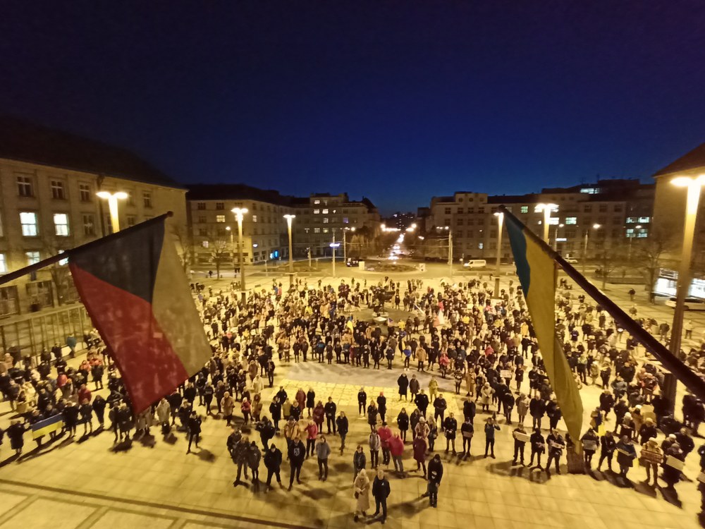 Demonstrace na podporu Ukrajiny před Novou radnicí. Foto: MMO Demonstrace na podporu Ukrajiny před Novou radnicí. Foto: MMO
