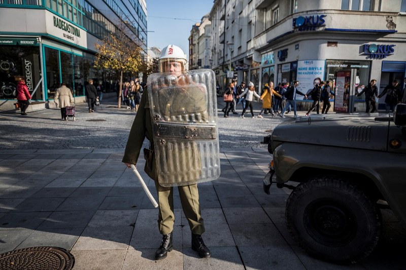 Tak vypadali příslušníci pohotovostních jednotek. 