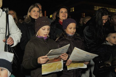 K foto: Někdo zpíval zpaměti, jiní z listu...