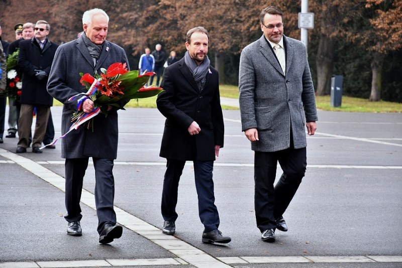 Zleva Zbyněk Pražák, Tomáš Macura a Michal Mariánek.