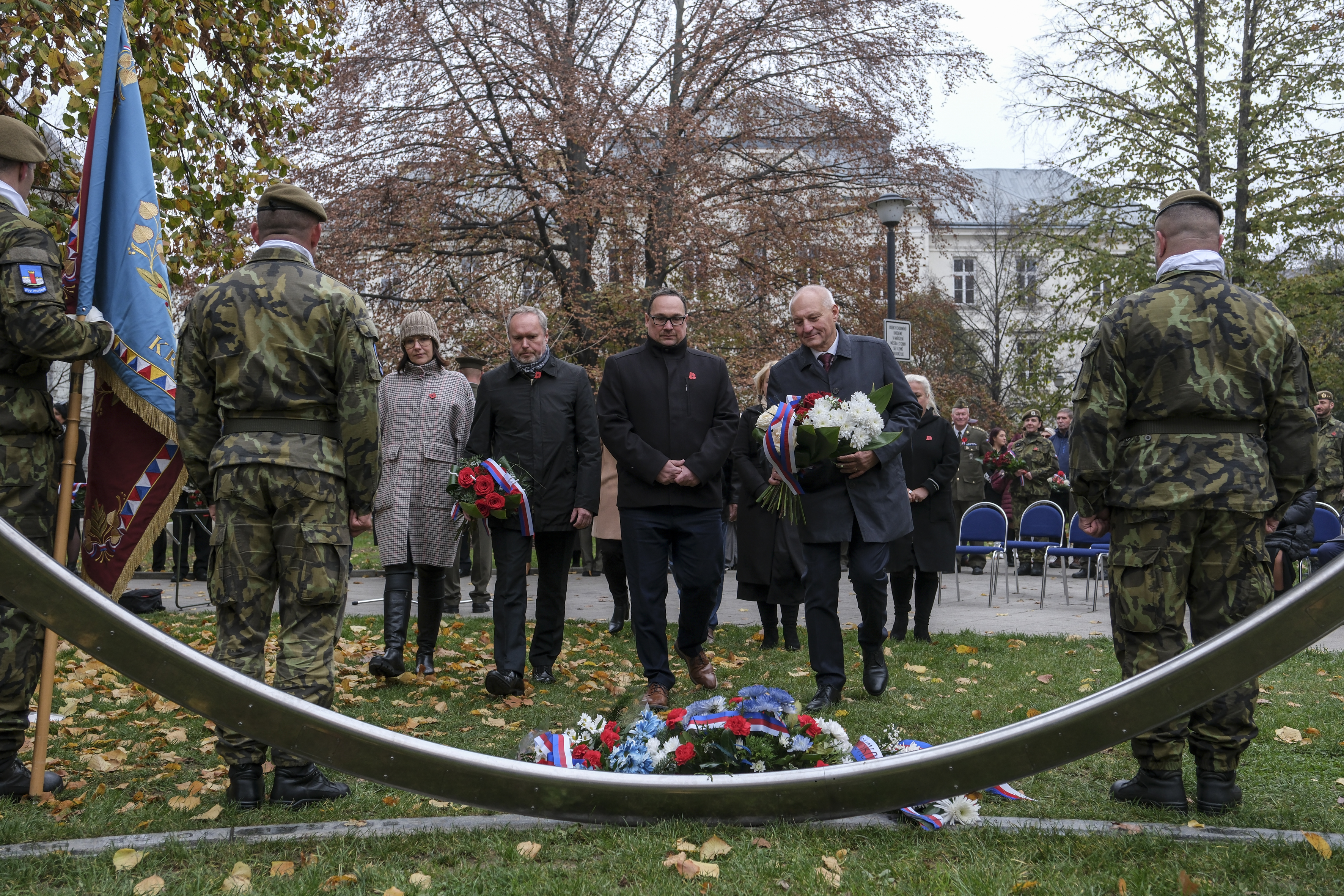 Pietní akt u Památníku válečných veteránů. Foto: Adolf Horsinka