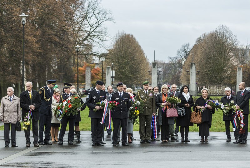 Hosté shromáždění ke Dni vzpomínek.